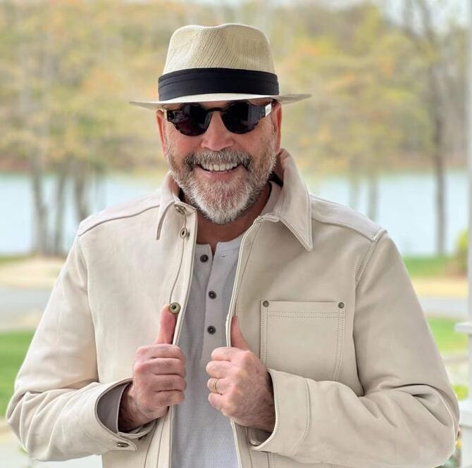 Man wearing a Montecristi Panama Hat